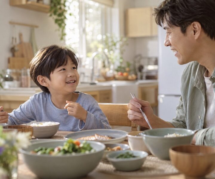 식사를 마치고 아빠와 이야기를 나누는 아이