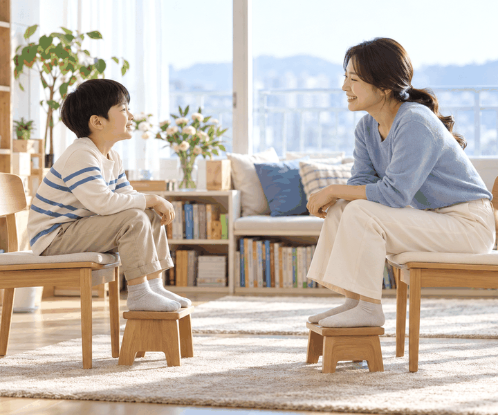순천변비배변자세 – 배변이 힘들어 배를 만지며 불편해하는 아이